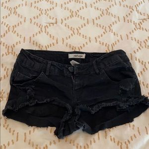 Short black distressed refuge jean shorts